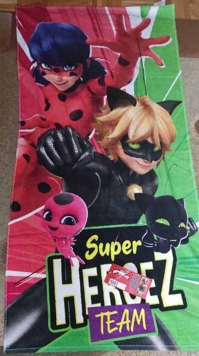 Duży Ręcznik biedronka i czarny Kot