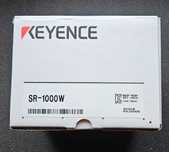Skaner kodów Keyence SR-1000W.