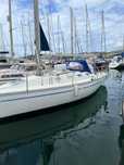Veleiro Elan 31 – Interior renovado, roda de leme, pronto a navegar