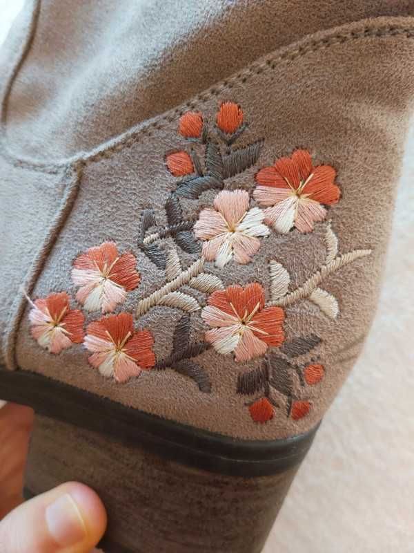 Botas castanhas cano alto da Berluskas - tamanho 39