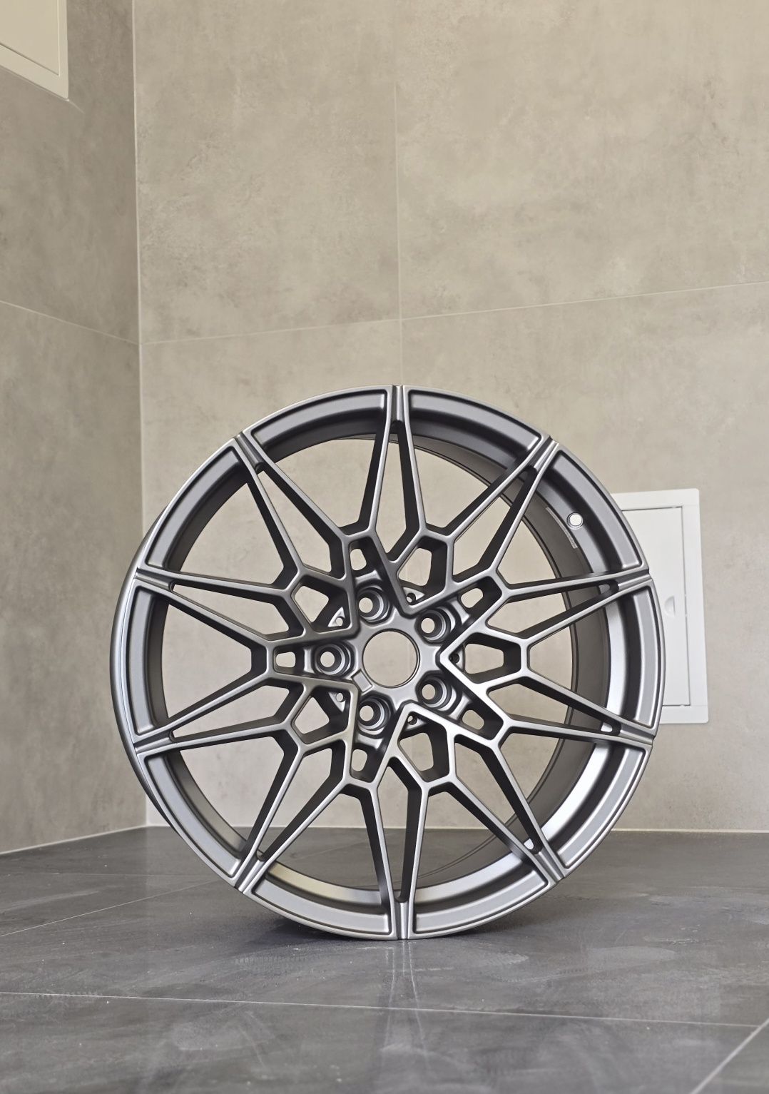 Felgi R19 do BMW 5x112 G30 G20 G21 G31 G26 G22 i inne