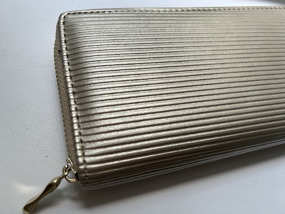 Złoty duży portfel elegancki zamek