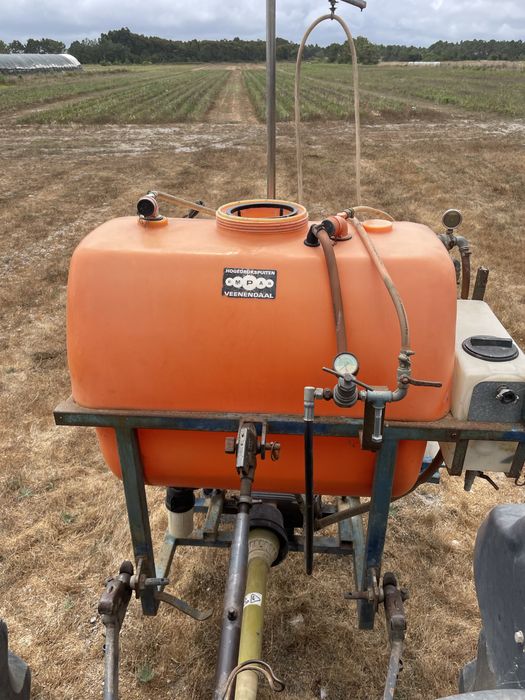 Pulverizador 400 litros Empas