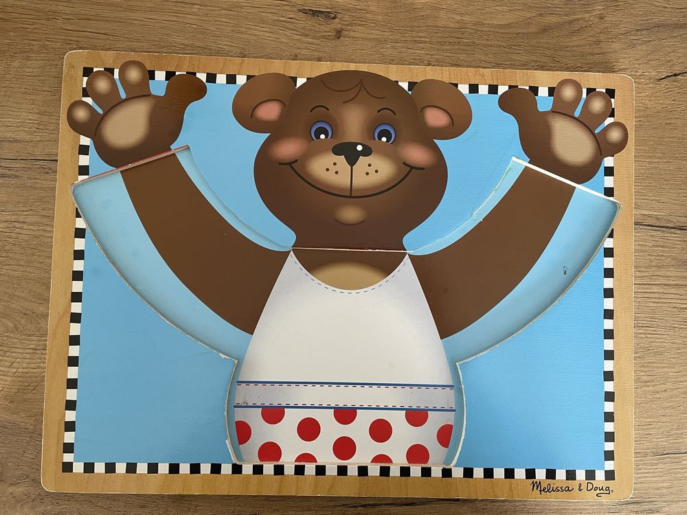 Tablica sensoryczna, manipulacyjna Miś Melissa & Doug; montessori