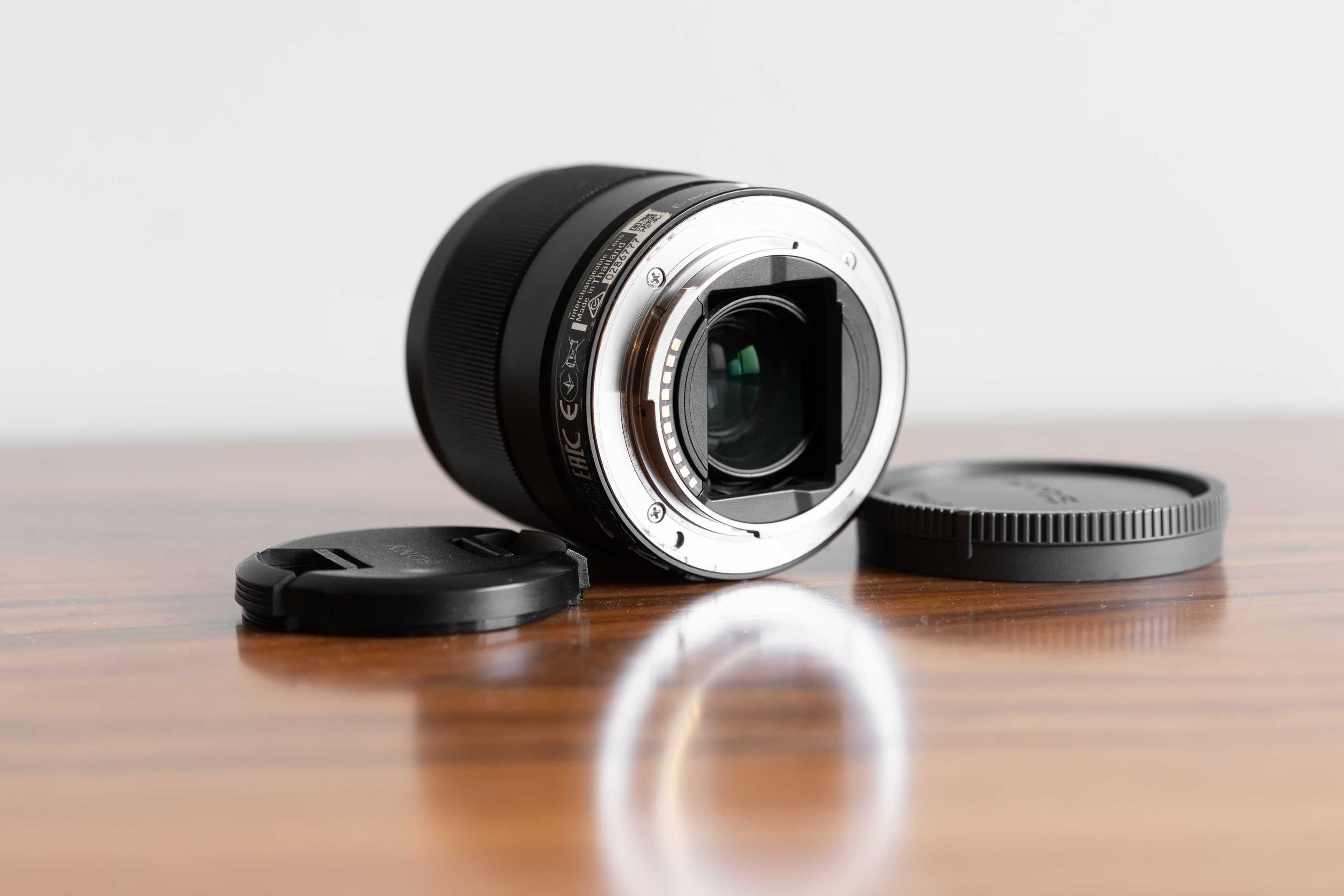 Sony FE 28 mm F2