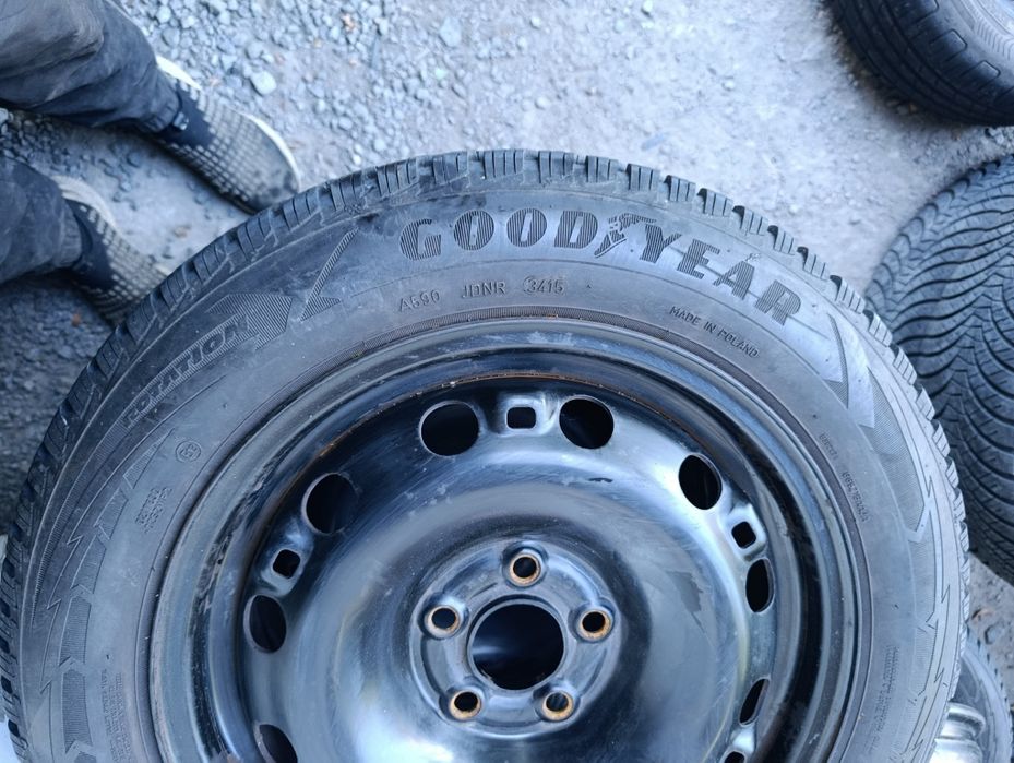 185/60/15 Good year ultra grip 9