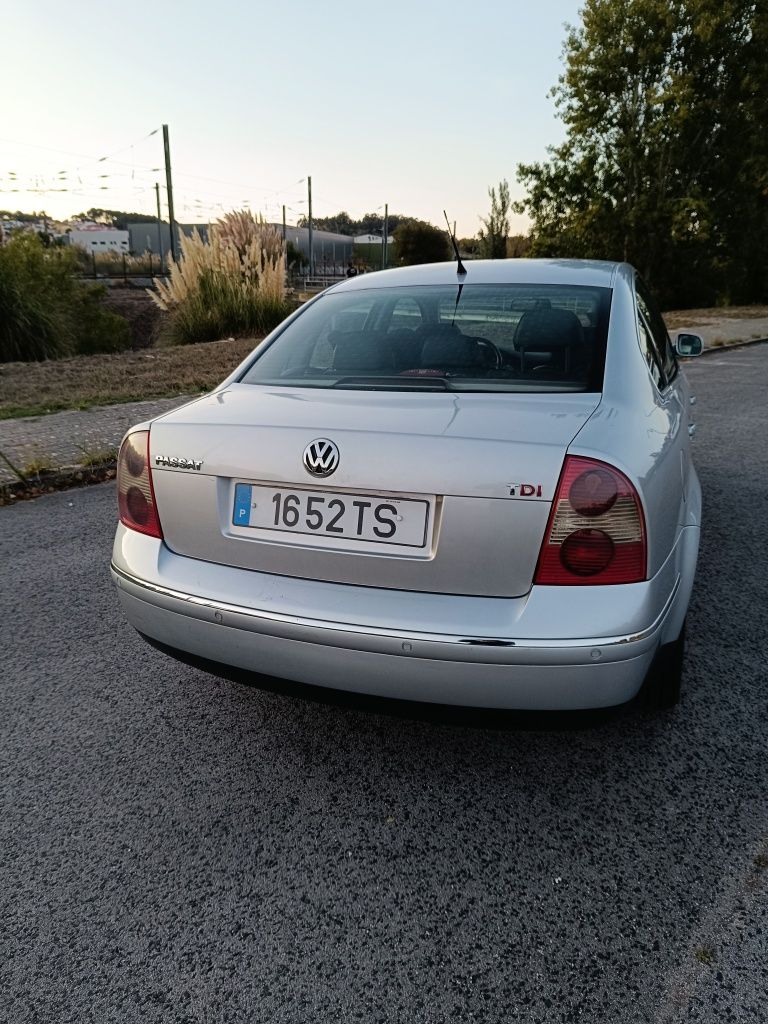 VW Passat Highline 1.9TDI 130cv - Nacional - 2002