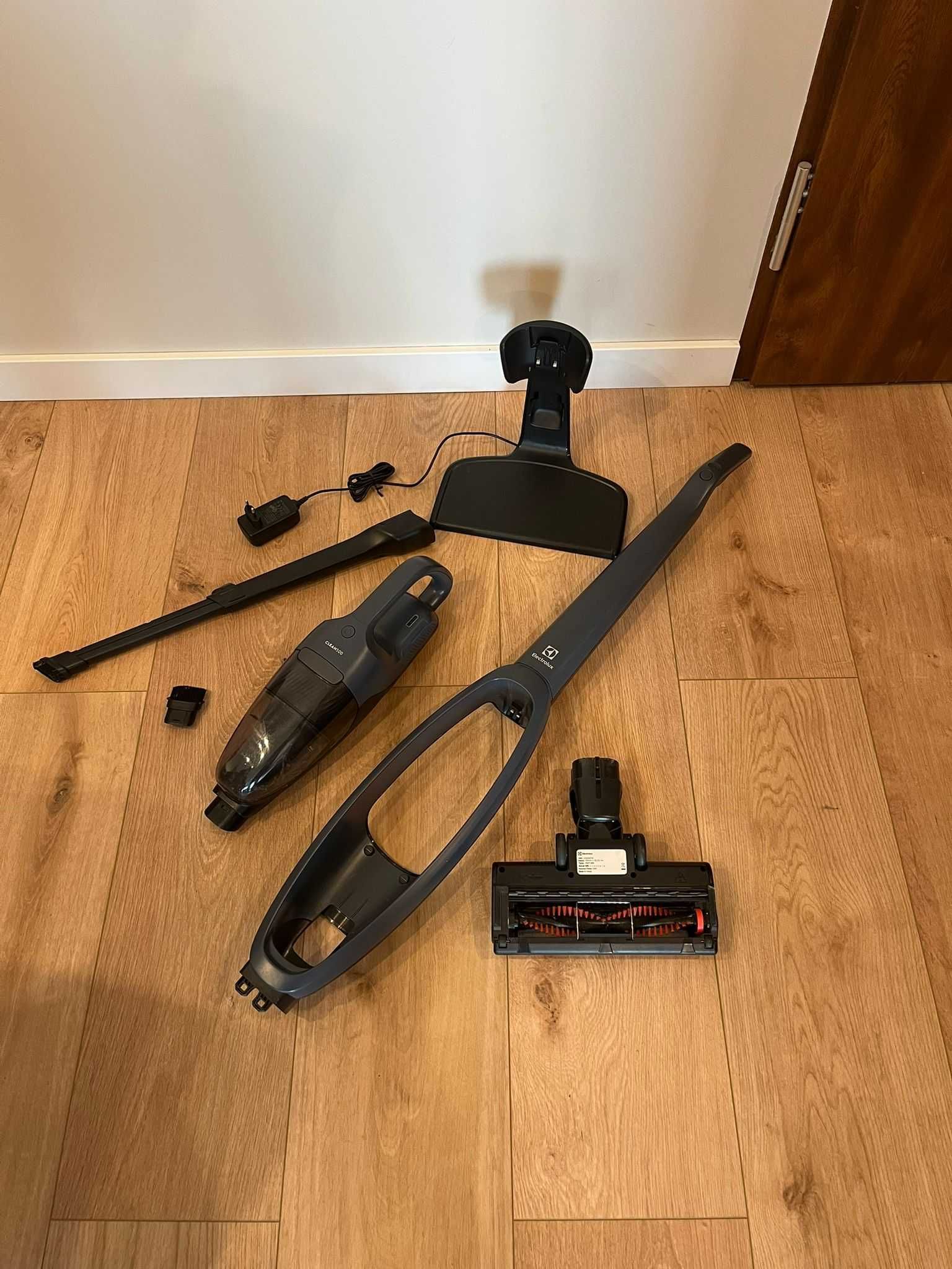 Odkurzacz pionowy Electrolux Clean500 2w1