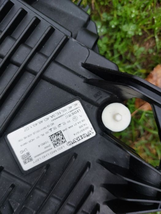 Farol esquerdo volvo xc60 2020