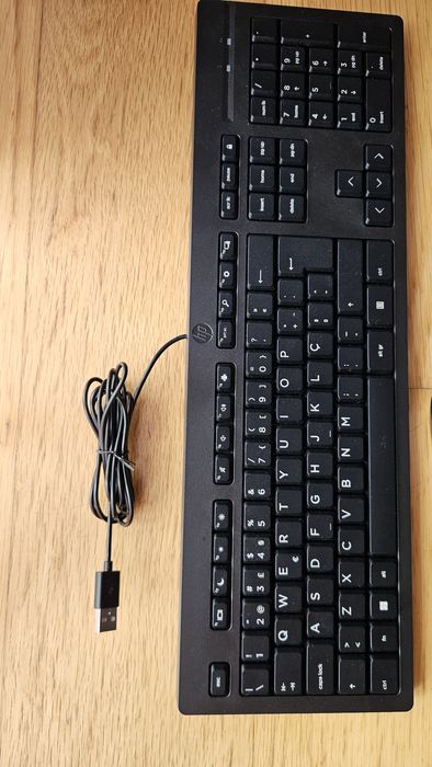 Kit teclado + rato com fios - NOVO
