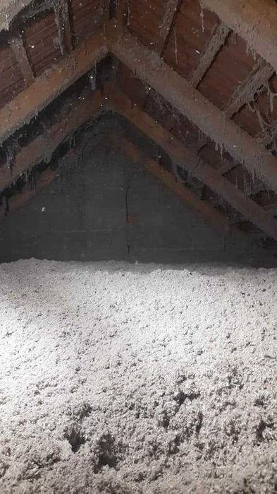 Ocieplenie celulozą-celuloza wdmuchiwana, docieplanie dachu, piana PUR