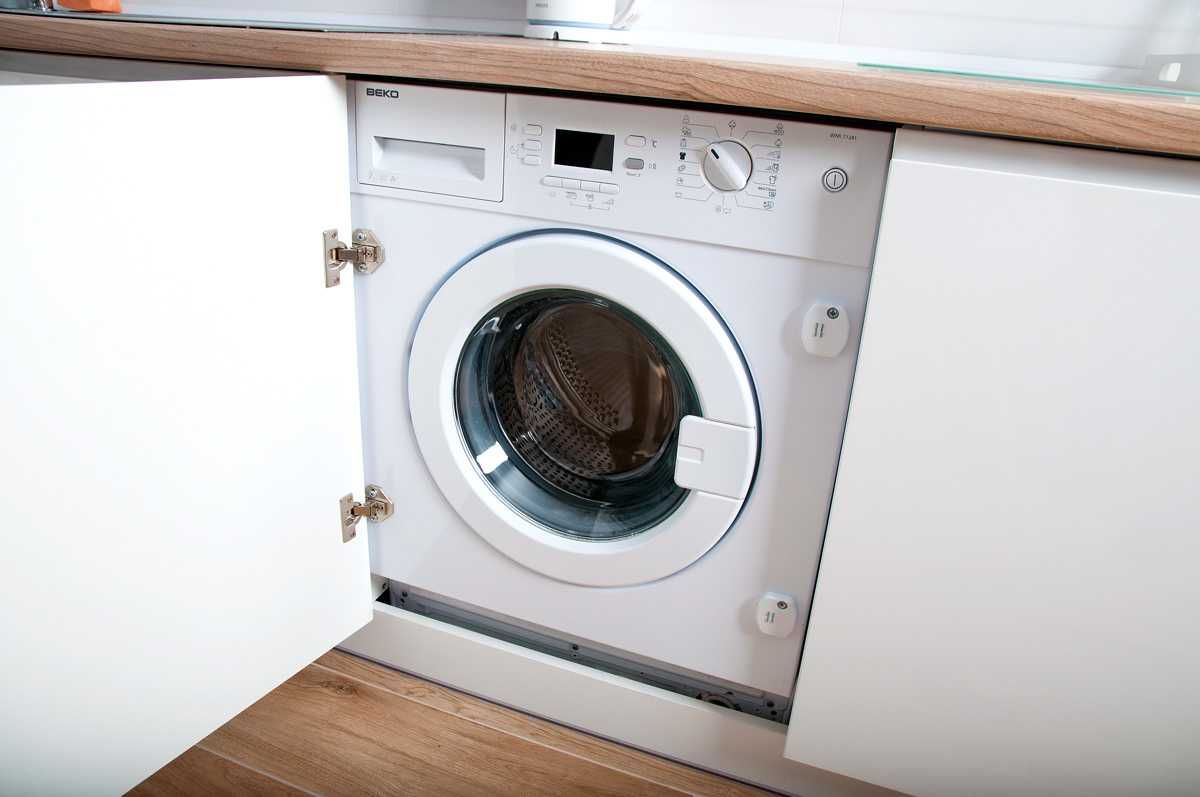 Apartament 2 pok. POBIEROWO ul.Grunwaldzka 50 m. do morza Z OGRÓDKIEM