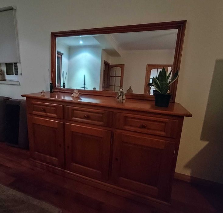 Sala de jantar em madeira
