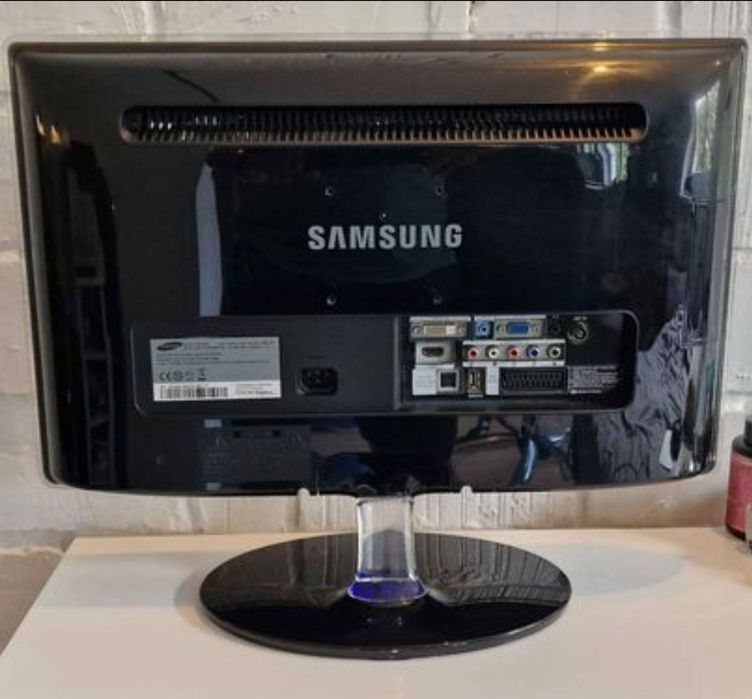 Samsung SyncMaster P2770HD 22 inch LCD TV DVB-T170