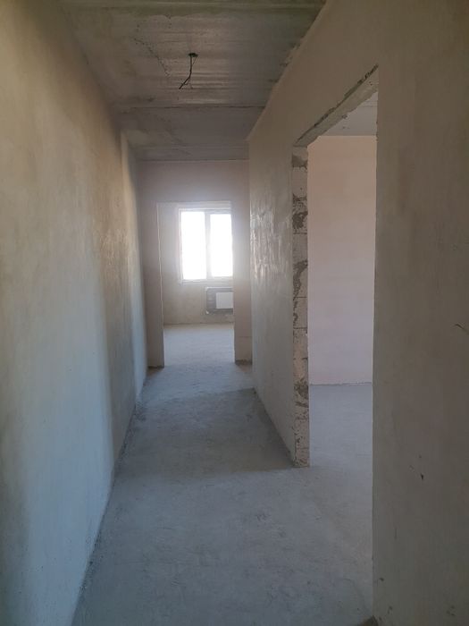 3к рн Лавины (84кв) средний этаж, а/о, 2 балкона