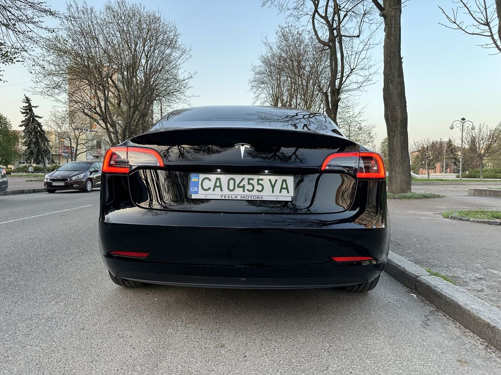 Продам Tesla model3 62 kWh 2022 року,