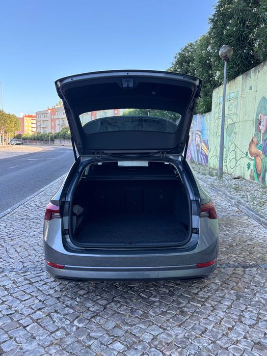 Skoda Octavia 1.4 TSi iV Ambition DSG - IVA dedutível - 37 500km