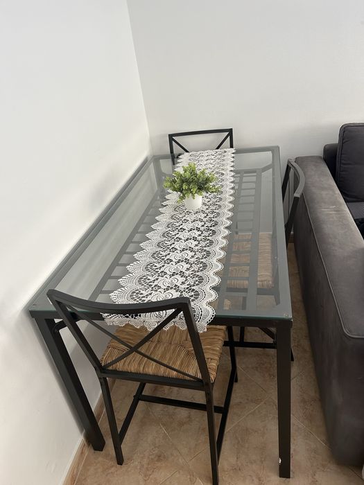 Mesa de vidro em bom estado