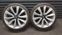 Tesla Model 3  Oryginalne 235 35 r20 TO