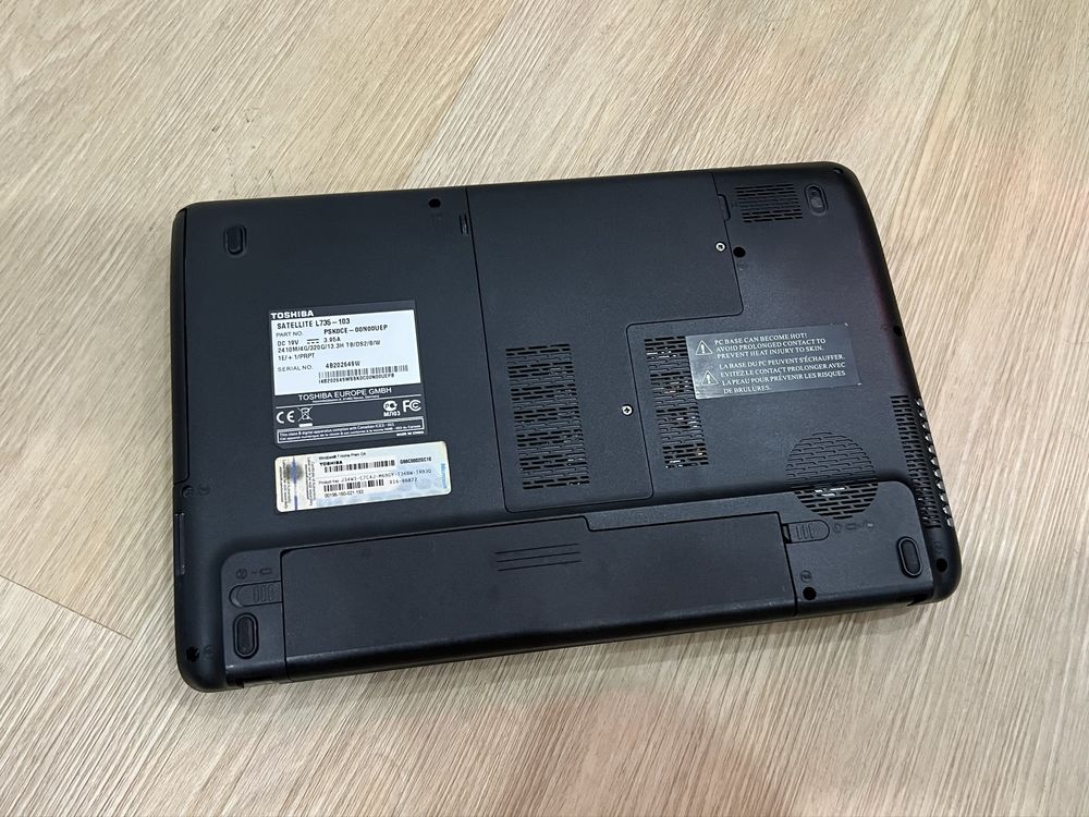Computador portátil Toshiba Satellite L735 - 103