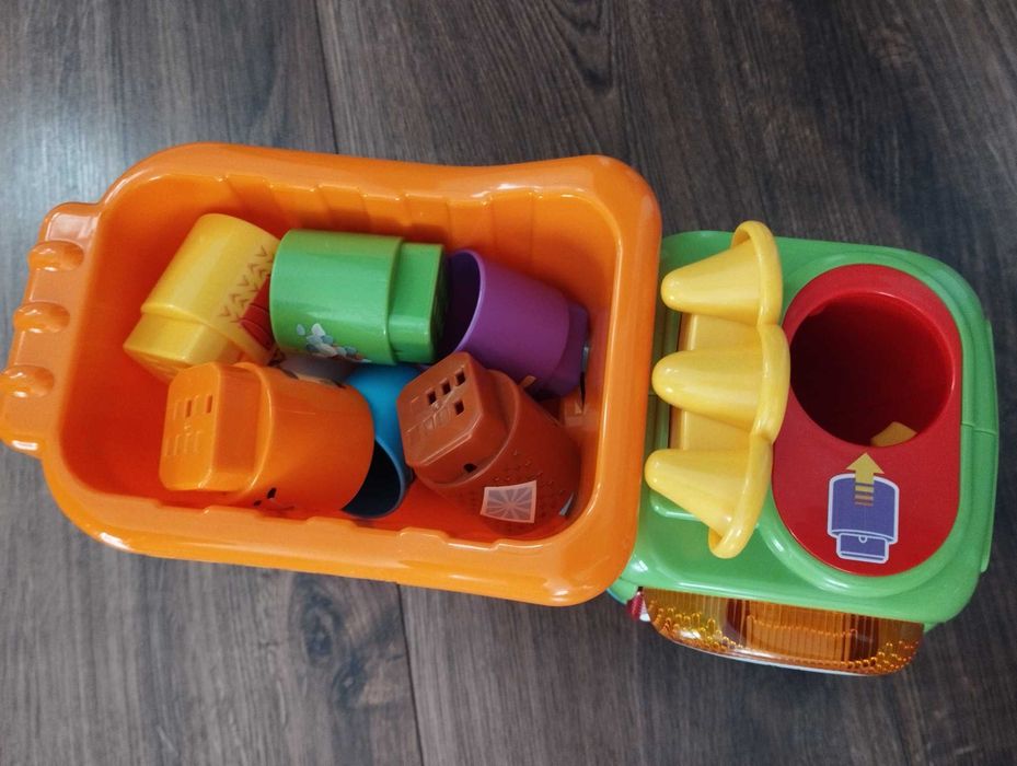 Zabawka interaktywna wywrotka