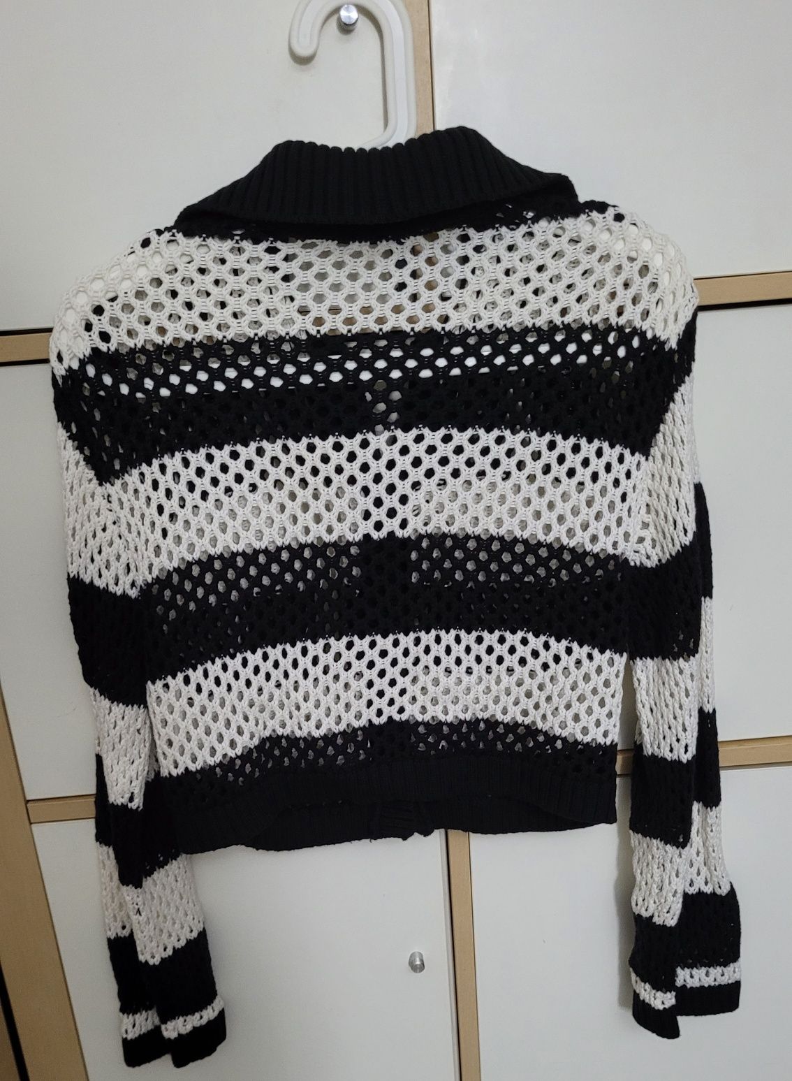 Sweter ażurowy w paski oversize