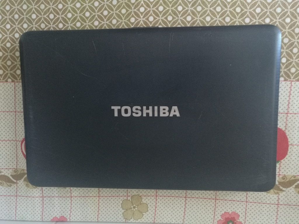 Portátil Toshiba 8 gb ram i3