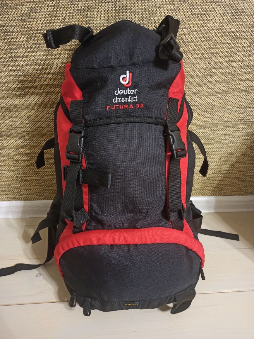 Туристичний рюкзак Deuter aircomfort Futura 32