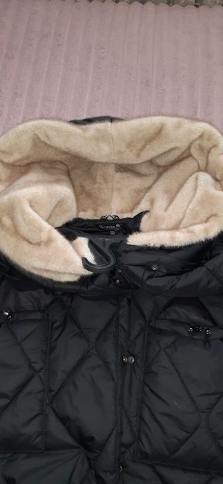 Пальто жіноче з хутром