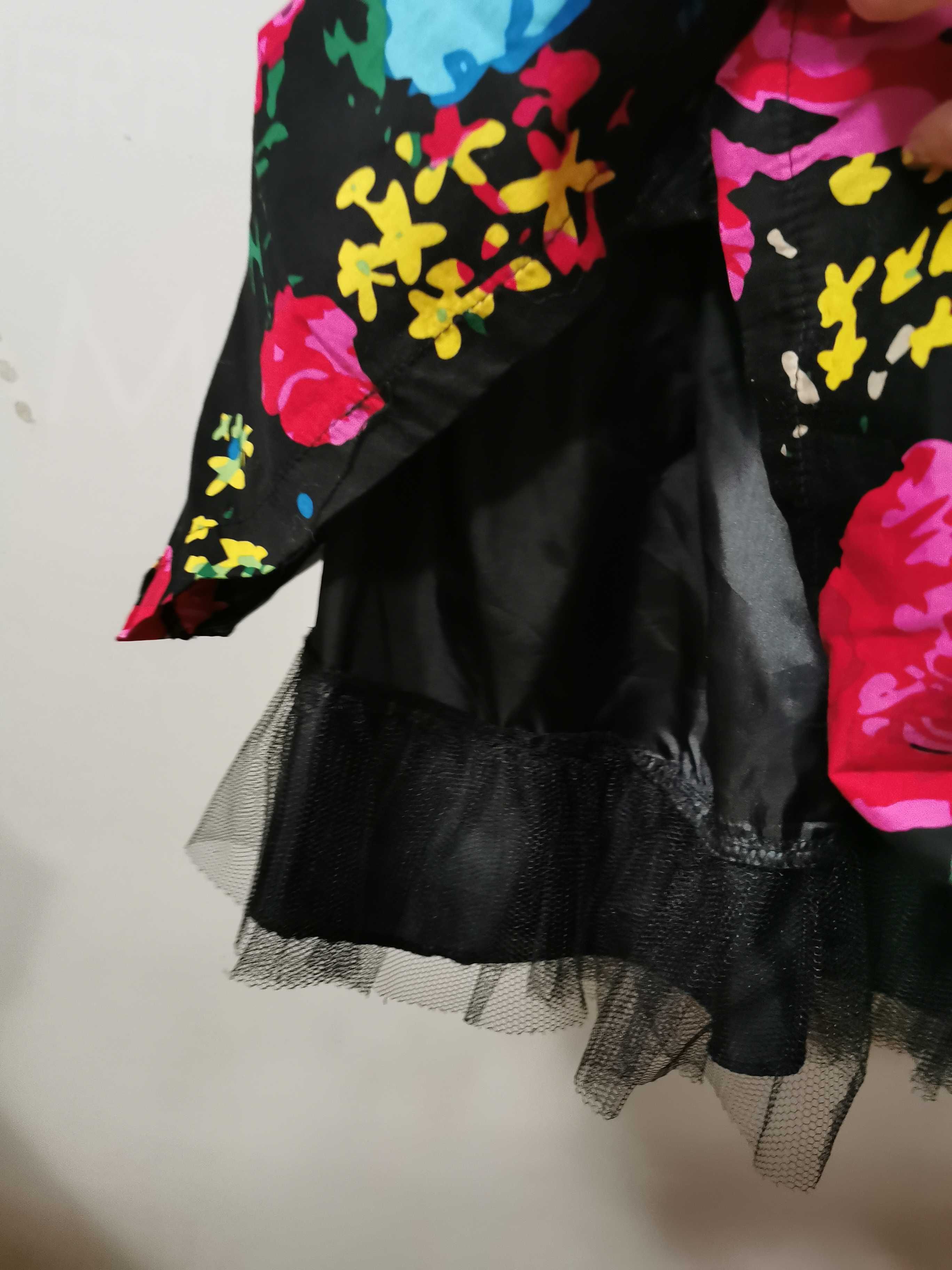 Sukienka M czarna w kolorowe kwiatki