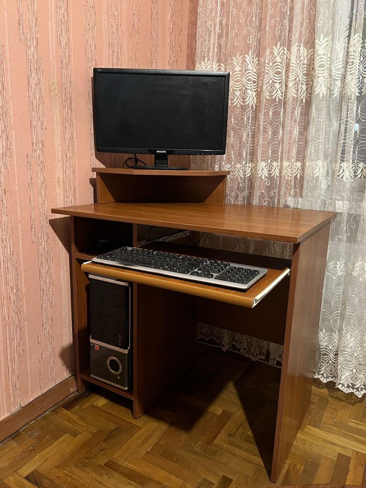 Продаю стіл для компютера