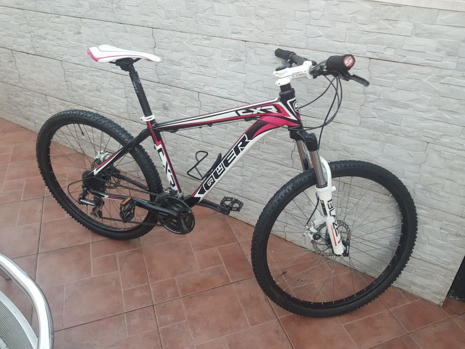 Bicicleta roda 26 travão de disco á frente e atrás tudo a funcionar
