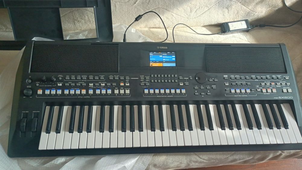 Keyboard Yamaha psr sx 600