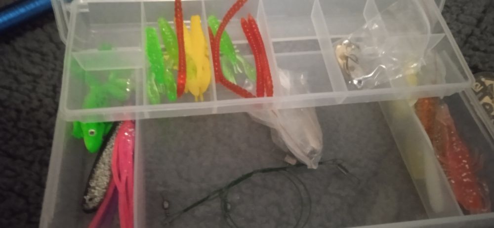 Kit de pesca 1000 anzóis inclui cana de pesca, carreto e anzóis 1000