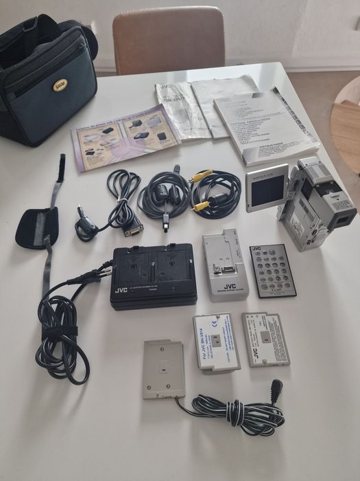 Câmara de video JVC GR-DVX4 & acessórios