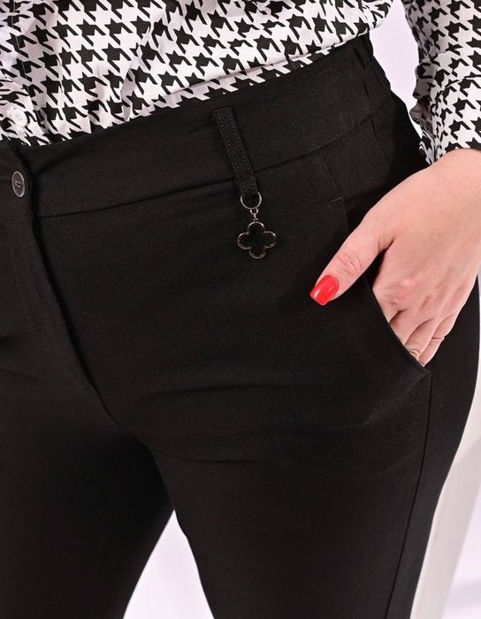 Продам брюки черные  разм.52-54,56-58