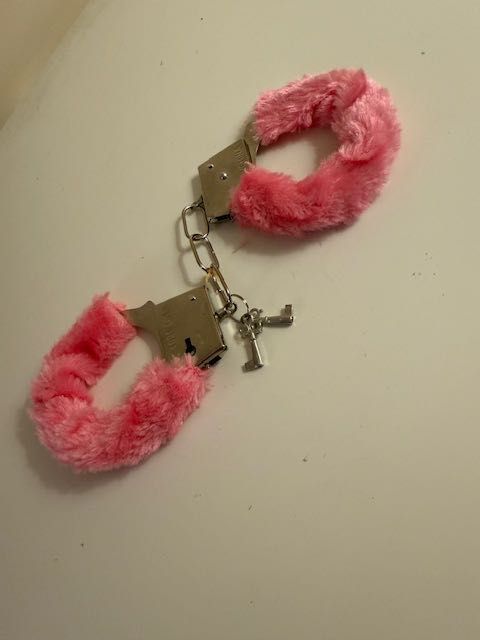 Kajdanki różowe z kluczykami erotyczne