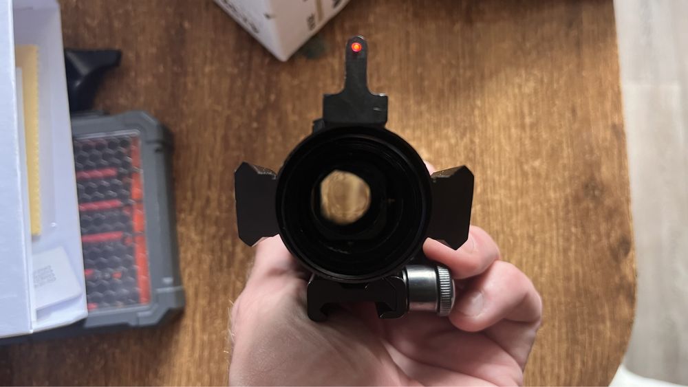 Прицел 4*32 Compact Scope с открытыми прицельными.