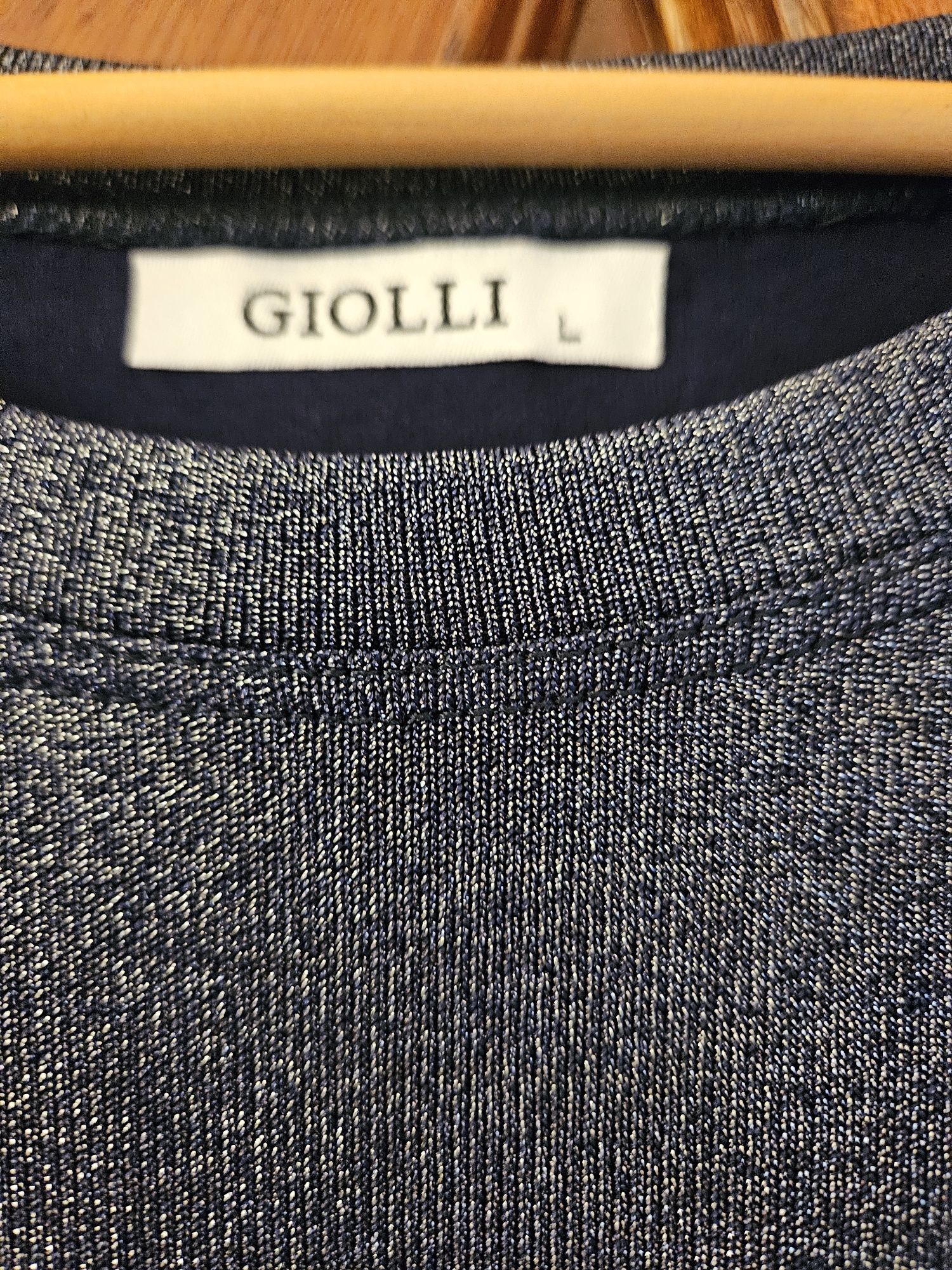 Camisola azul com brilho