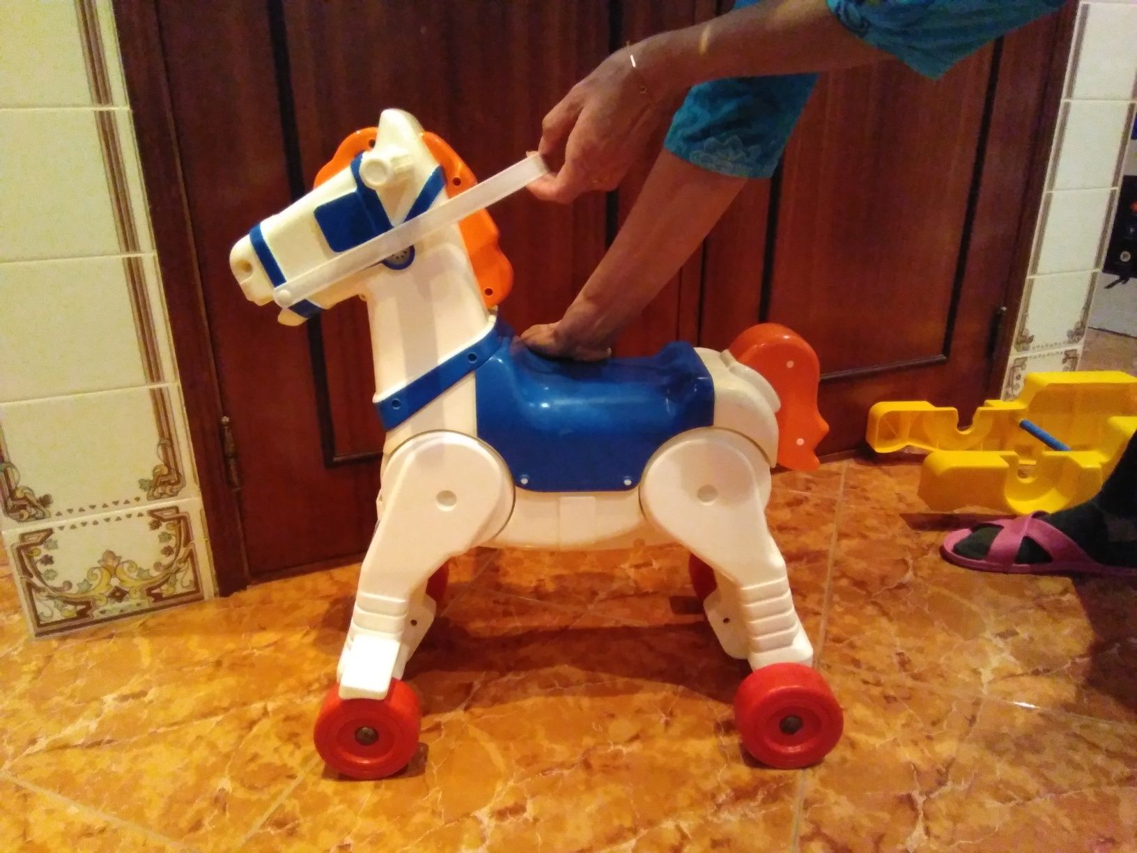 Cavalinho da Chicco brinquedo para baloiçar ou cavalgar, bebé, criança