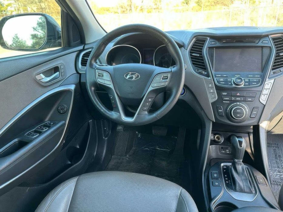 Hyundai Santa Fe Limited      2016