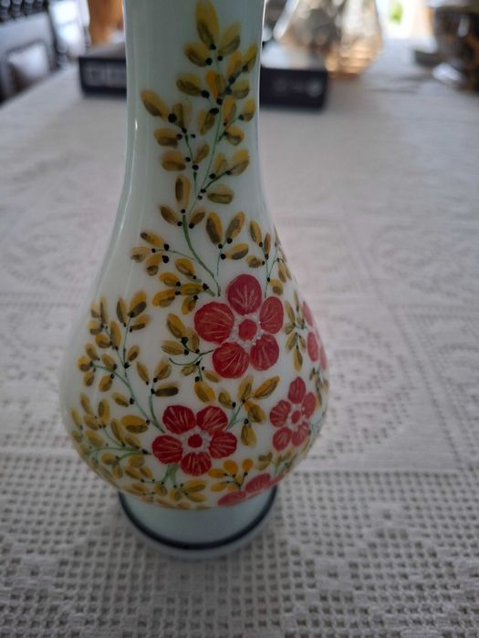 várias peças em vidro coalhado