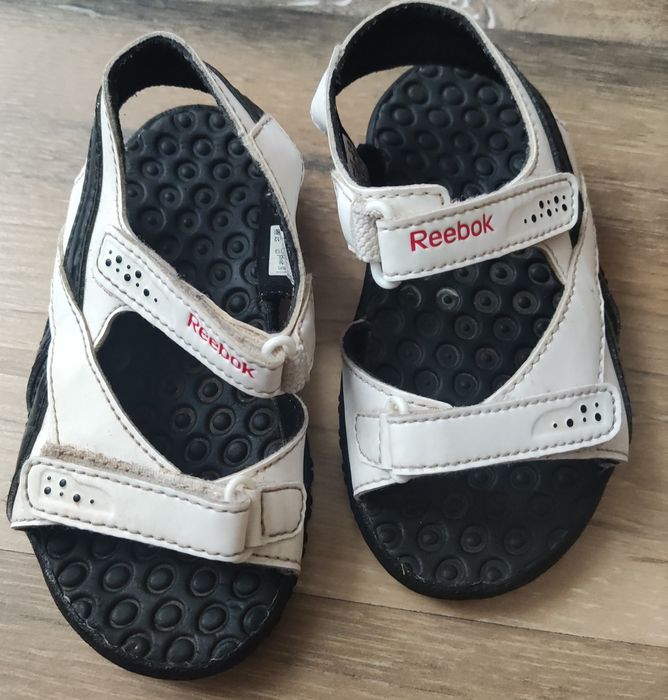 Buty dziecięce ;kozaki, sandały, kapcie roz 23