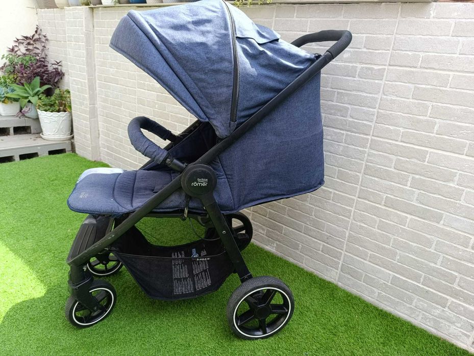 Carrinho Britax Romer B-agile M em bom estado + Gratis