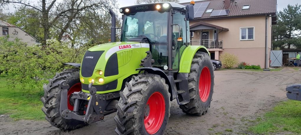 Ciągnik rolniczy Claas Ares 657 130km nowe opony Arion 620