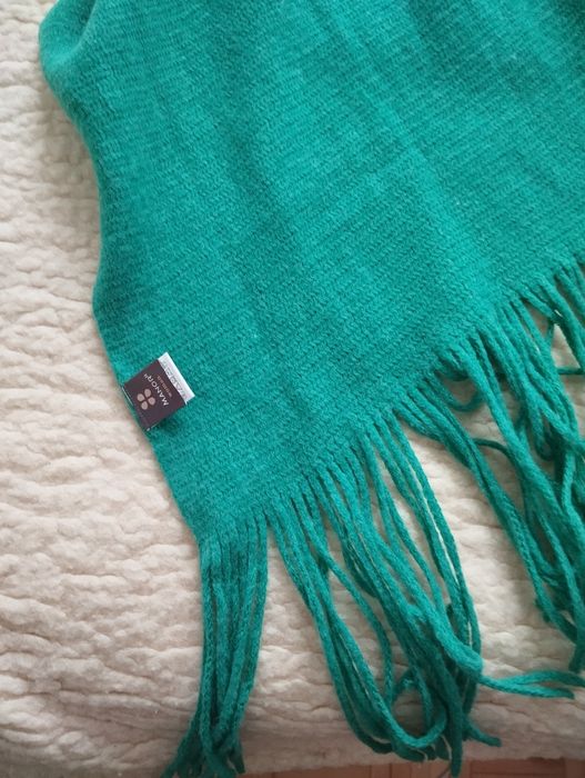 Zestaw czapka i duży szalik z frędzlami