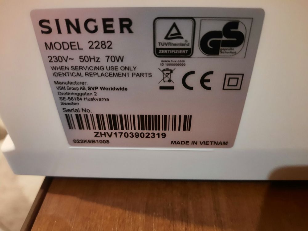 Електромеханічна швейна машина SINGER Tradition 2282