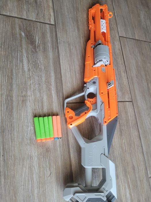 Sprzedam wyrzutnie Nerf N-Strike Elite Accustrike