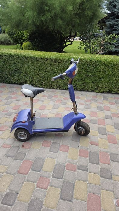 Електроскутер трьохколісний для дітей від 5  до 14 років