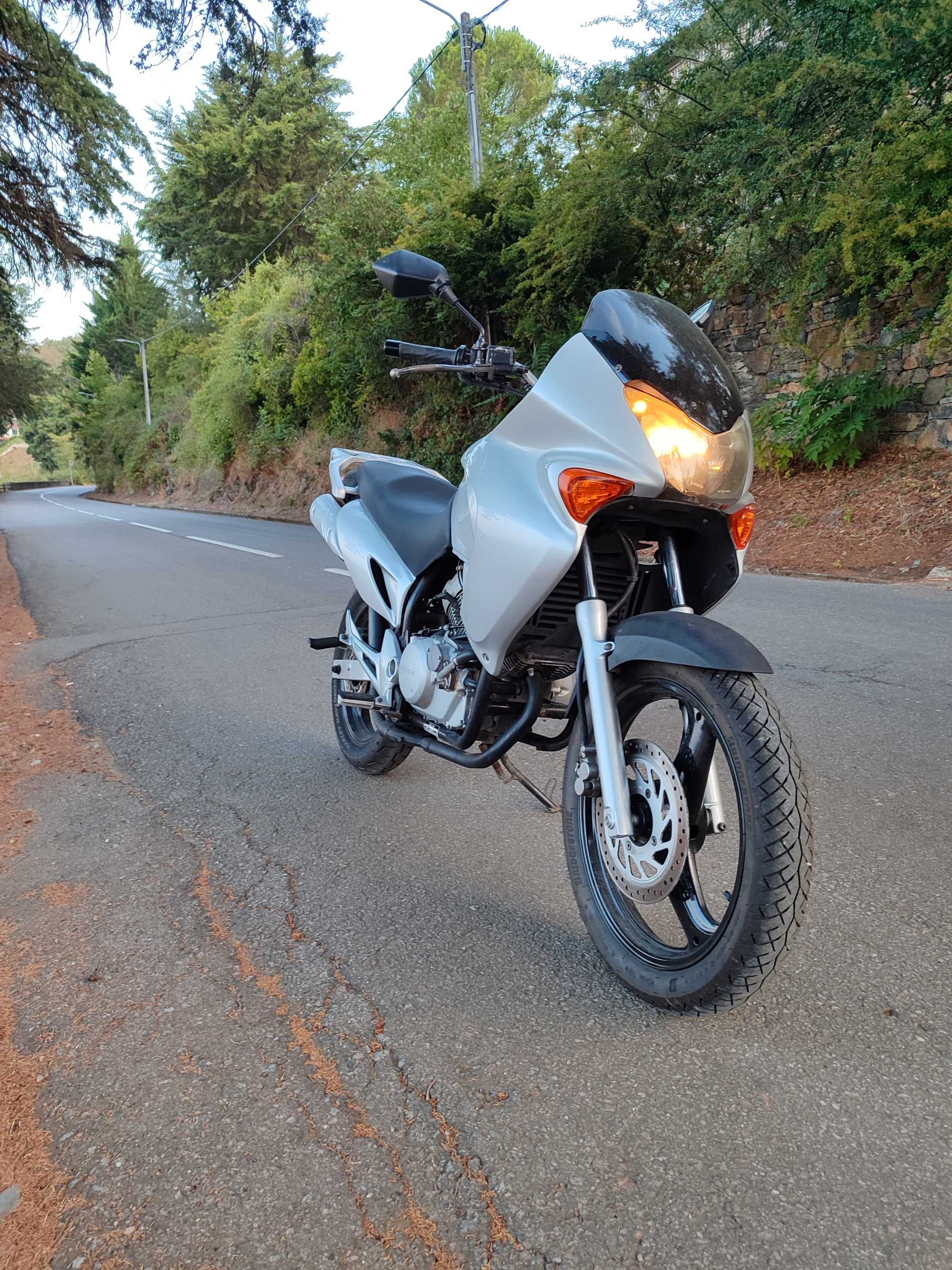 Varadero 125 vendo ou troco